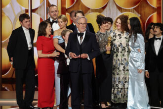 golden globes steven spielberg says chloe zhao was the only filmmaker on the face of this planet who could tell hamnet story 69648fc93ad5c