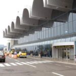 politist de la aeroportul otopeni prins in flagrant ar fi luat mita de 15 ori pentru a proteja o firma de transport 6996f52de33fa