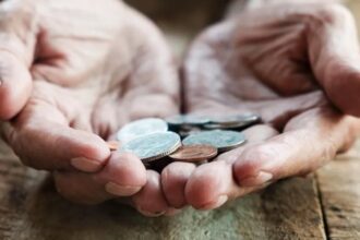 reformele lui bolojan oamenii au ajuns sa munceasca doar pentru a si plati facturile video 699a95de9c19c