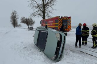 romania sub zapezi interventii de urgenta in 7 judete pentru salvarea persoanelor inzapezite si refacerea retelei electrice 6999c4b6f2430