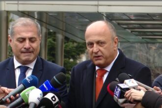 sindicalistii pun piciorul in prag banul public a fost cheltuit nejustificat mai multe industrii simt mugurii unei crize video 6985fab74cafa