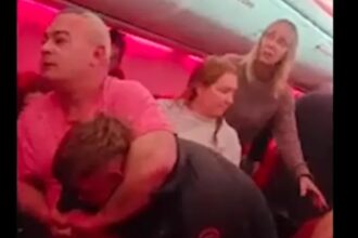 zbor turcia marea britanie deviat de urgenta in belgia dupa o bataie generala la bord video 69907a0d0765b