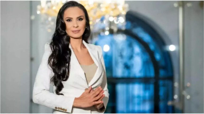 alexandra pacuraru protest pasnic in fata catedralei din constanta mesaj pentru romanii batjocoriti de sistem video 69a6b0e9cc012