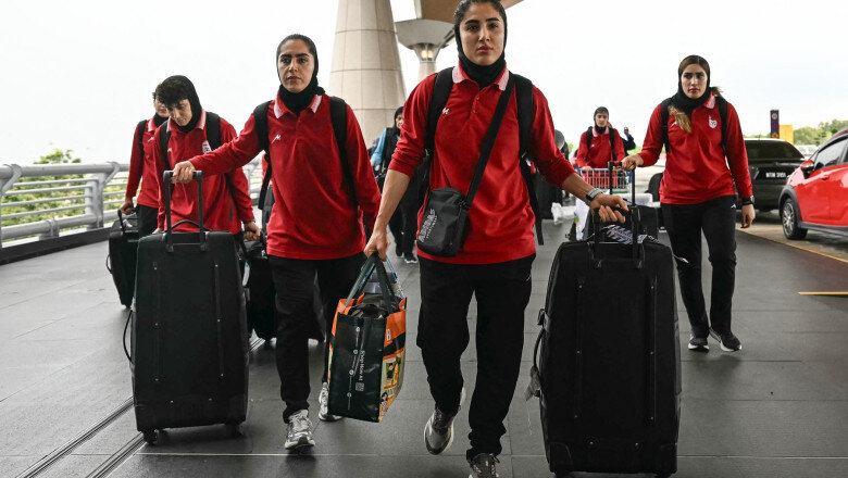 nationala feminina de fotbal a iranului s a intors in tara cate dintre ele au decis pana la urma sa ramana in australia 69bd2d2959b58