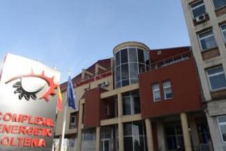 protest la complexul energetic oltenia angajatii cer demisia conducerii si pastrarea locurilor de munca 69a7fb99ddd24