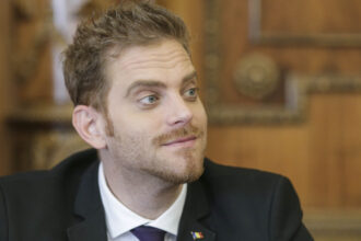 video ilan laufer si gemenii sai de 5 ani au fost loviti de o masina cand traversau strada pe trotineta in bucuresti 69b932ebe7709