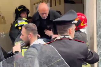 armed robbers hold 25 people hostage at naples bank before fleeing through hole in floor 69e17cd3a6990