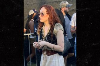 chappell roan resurfaces at coachella for first appearance since security debacle 69dc242343350