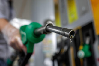 exclusiv traian basescu spune ca romania poate evita o penurie de carburanti ce il ingrijoreaza insa pe fostul presedinte 69cd4b944a1b0