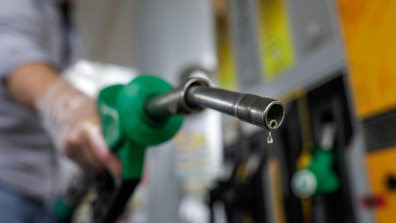 exclusiv traian basescu spune ca romania poate evita o penurie de carburanti ce il ingrijoreaza insa pe fostul presedinte 69cd4b944a1b0