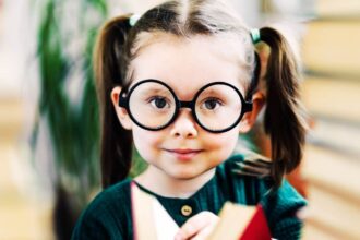 experts say parents who raise exceptionally smart kids focus on these 6 overlooked things way earlier than most 69d435b0cd1bf
