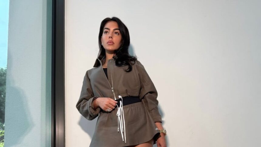 galerie foto georgina rodriguez e sclipitoare si la 32 de ani cu ce fotografii a distrus logodnica lui cr7 internetul wow esti div 69e0a8f580eb3