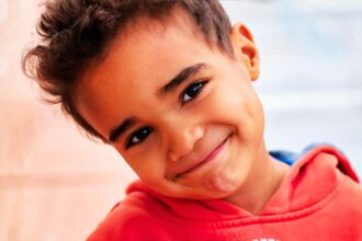 parents who raise kids who think for themselves use these 5 rare phrases most people forget to say 69da4094d4397