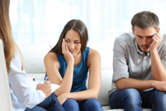 parintii copiilor cu sindrom down sau tulburari autiste vor primi sprijin psihologic gratuit legea a trecut de parlament 69d65278b6ee0