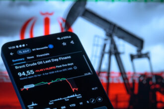 pariu de aproape 950 milioane de dolari pe scaderea pretului petrolului cu cateva ore inainte de armistitiul sua iran 69d75c606ca8f
