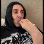 travis barker sucks on kourtney kardashians toes 69e6363b7216b