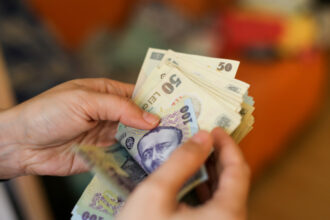 video guvernul discuta azi legea privind cumulul pensie salariu la stat cei care raman angajati pierd 85 din pensie 69f237bdeb42c