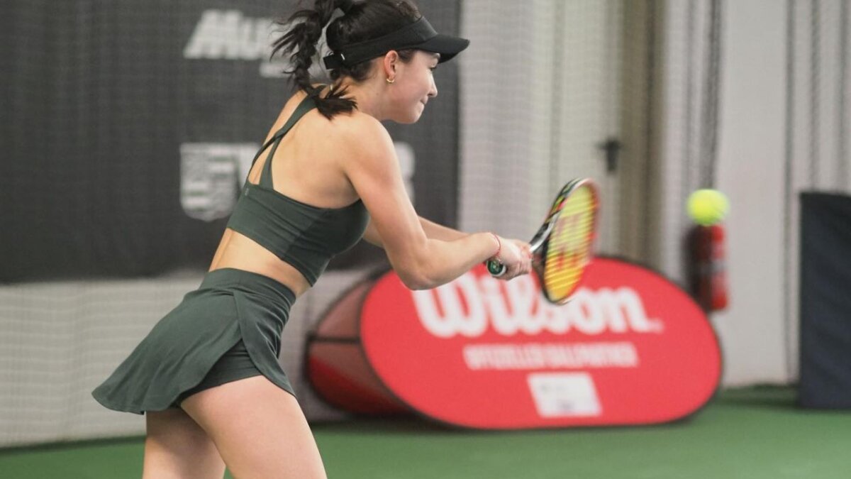 galerie foto adversara excentrica a soranei cirstea din turul doi la roland garros parca sunt un copil bolnav din epoca victoriana 6a169a41ee9fe