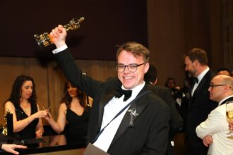 oscar belonging to co director of putin film missing after tsa makes him ship it 69f427b3e8080