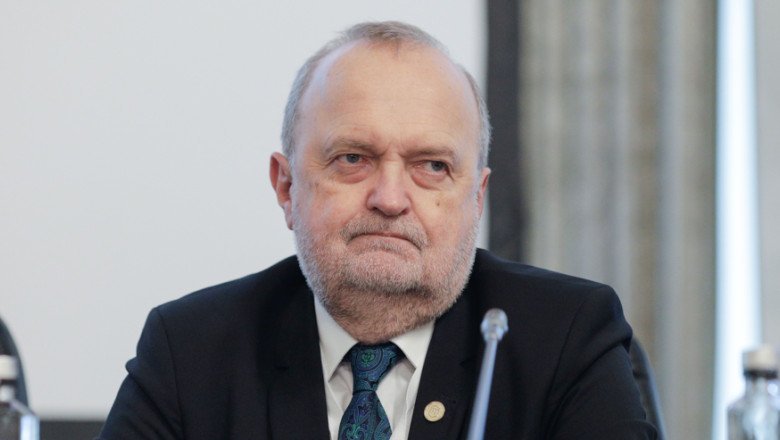 reactia rectorului umf iasi dupa discursul critic al unei absolvente la ceremonia finalului de an 6a6389f10a2f4