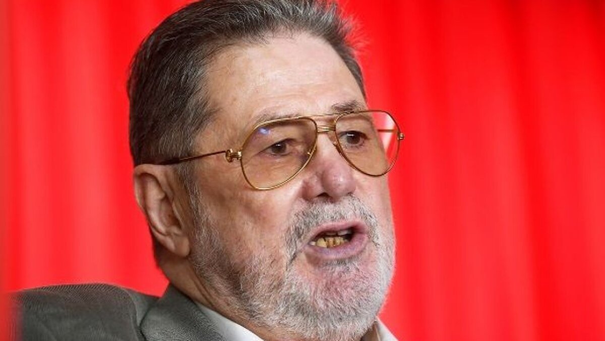 cornel dinu tirada dupa ce un angajat frf i a luat apararea lui ilie dumitrescu pres federal servitor si numarator de cornere 6abc0e92d6f95