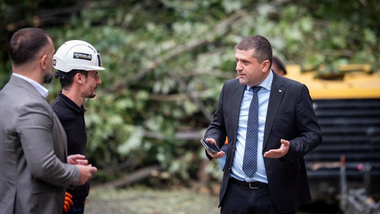reactia lui radu miruta dupa ce a stat o ora in trafic pe valea oltului patru oameni lucrau mai multi stateau si priveau oltul 6ab746c720154