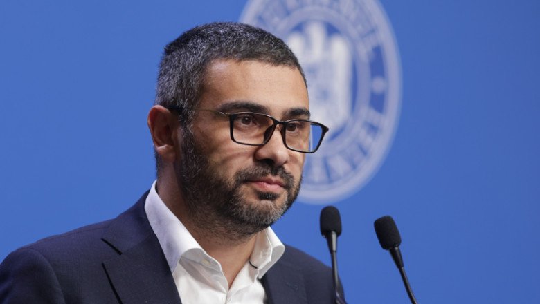 ministrul florin manole spune ca nu a avut nicio discutie pentru eliminarea impozitarii pensiilor peste 3 000 de lei 6ae6596216945