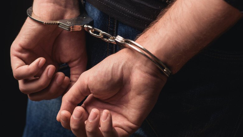 o eleva din prahova a fost violata de mai multi colegi de scoala trei sunt arestati doi se afla sub control judiciar 6ac4c252e4e35